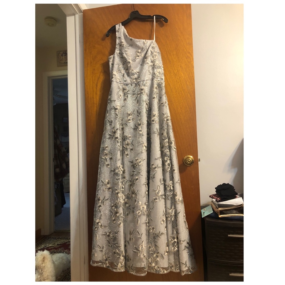 Beautiful dress for an occasion!